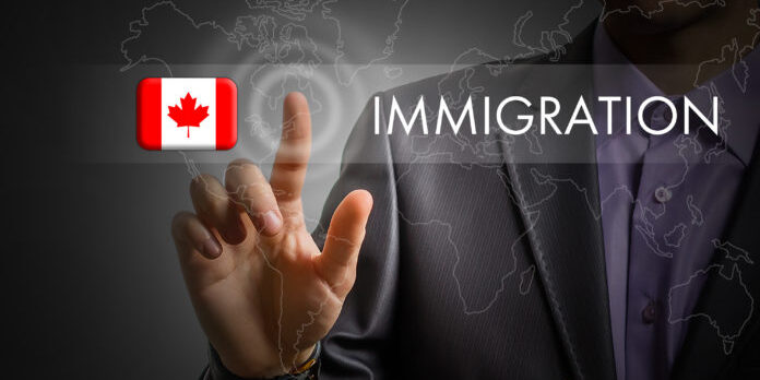Canada-immigration_308060404-696×464